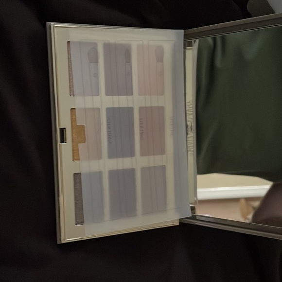 Complex culture eyeshadow palette - Picture 2 of 3